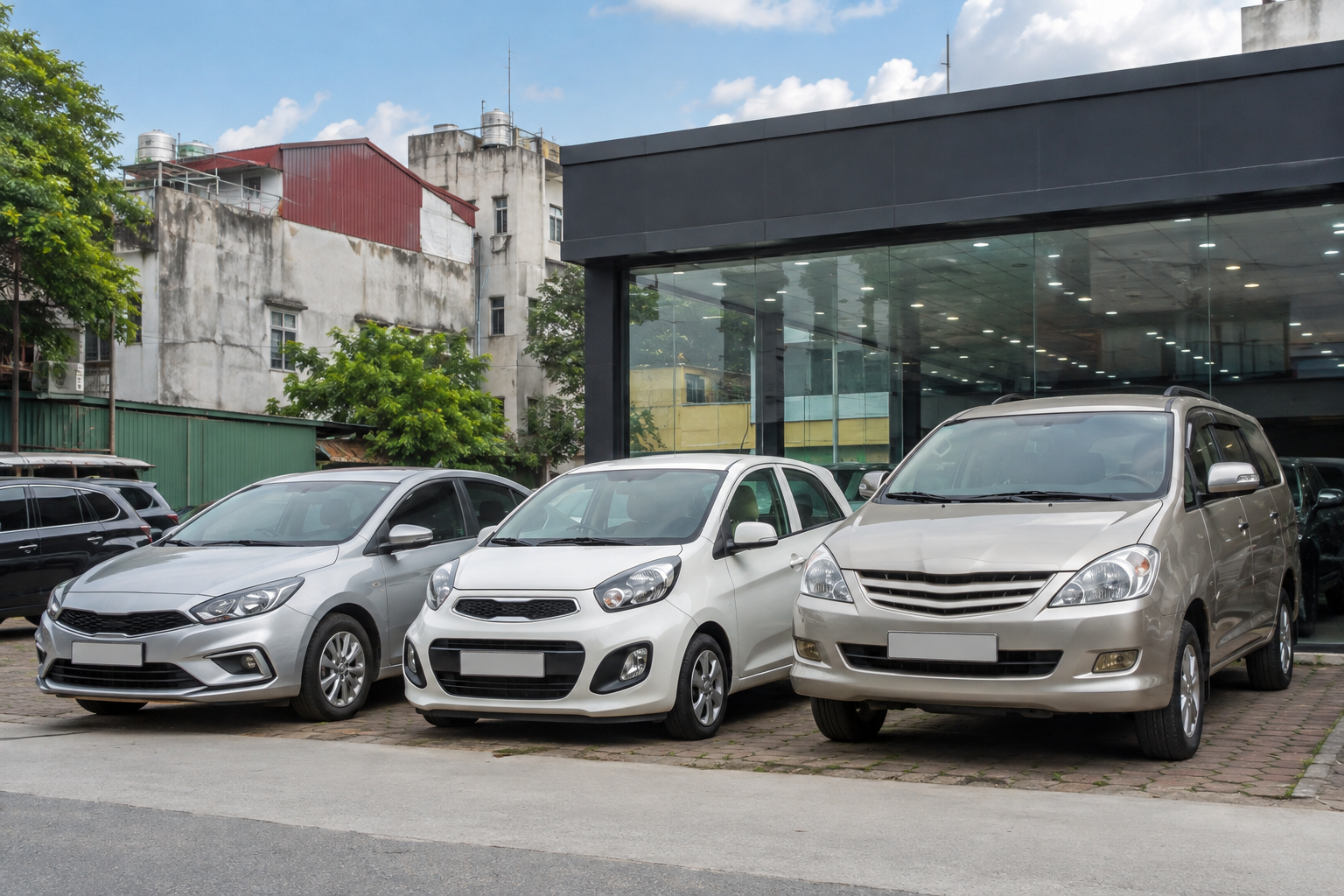 Ba kiểu ô tô cũ phổ biến gồm sedan, hatchback đô thị và MPV gia đình tại Việt Nam